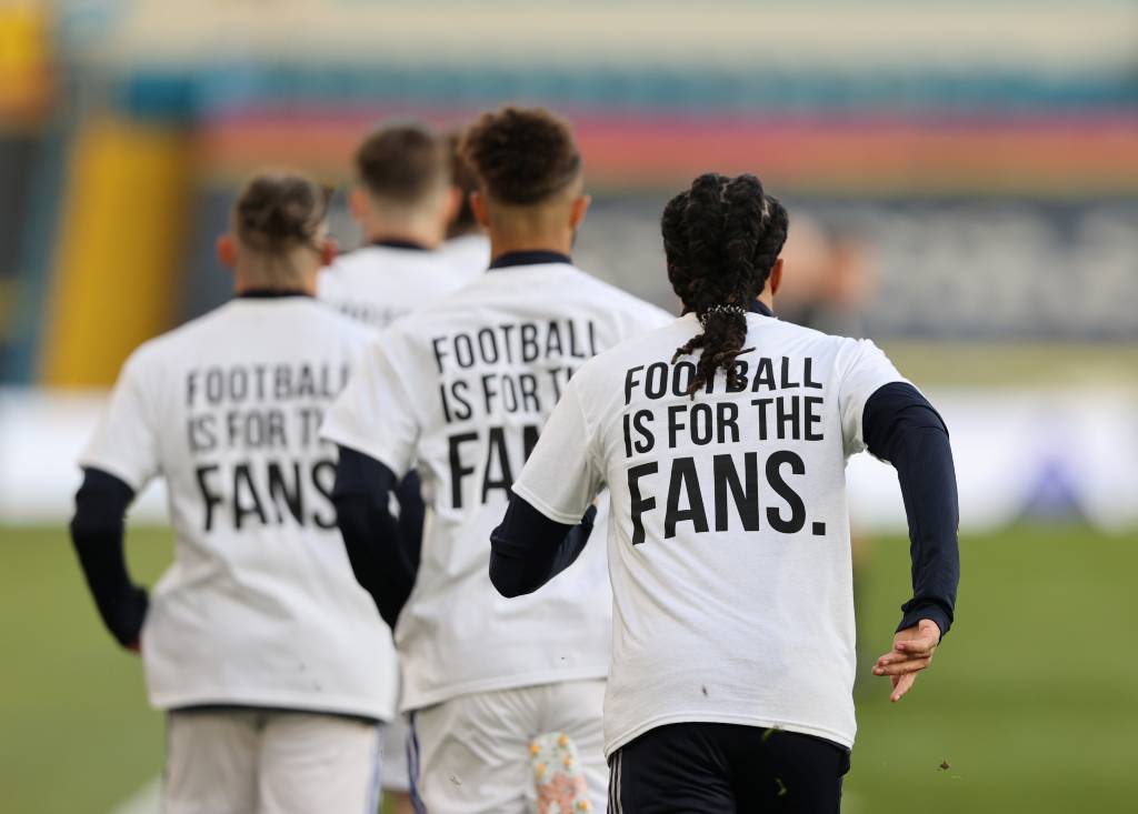 Leeds United players wore t-shirts ahead of the English Premier League match against Liverpool on Monday